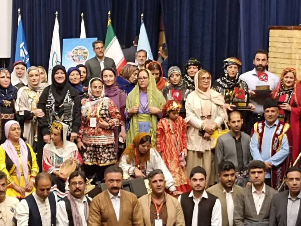 تجلیل از 2 بوم گردی برتر کرمانشاه در سمینار ملی خانههای بومگردی