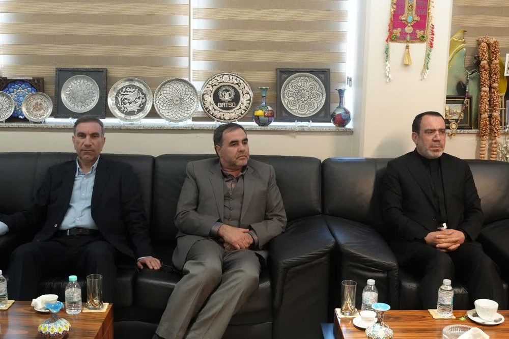 استانداران کرمانشاه و سلیمانیه برای گسترش توسعه مناسبات توافق کردند