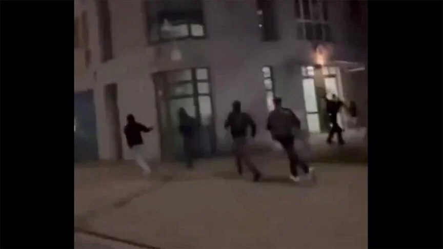 درگیری میان مهاجران کرد و ترک و حمله به سرکنسولگری ترکیه در آلمان + فیلم