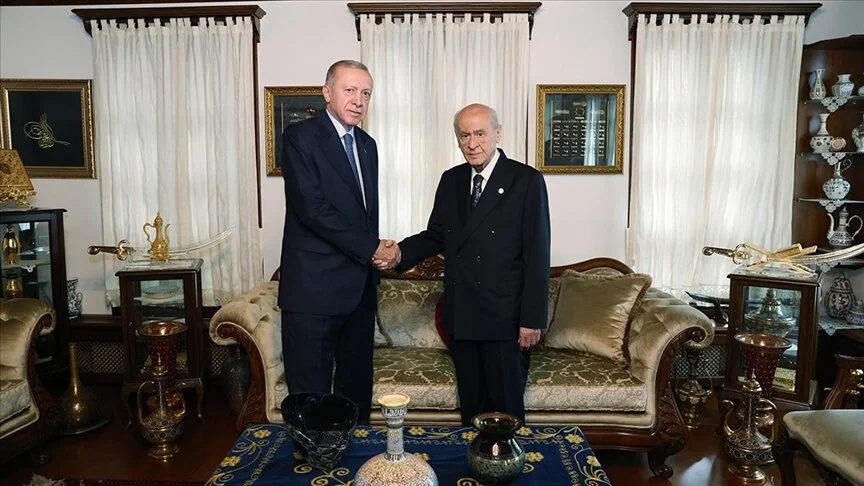 دیدار اردوغان و باغچه لی پیش از دیدار اردوغان با اوزگور اوزل