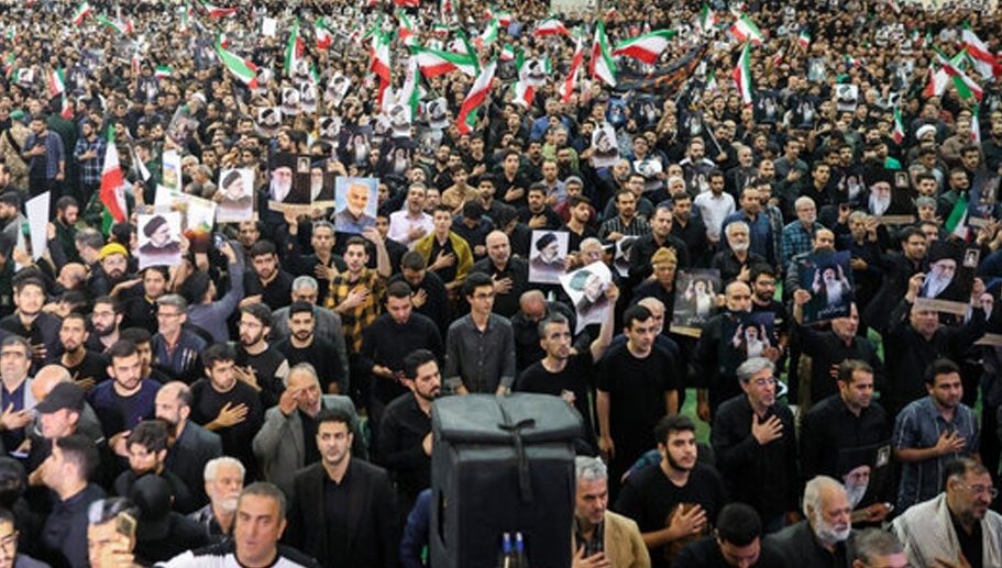 ڕێبەری باڵای ئێران نوێژی لەسەر تەرمی سەرۆک کۆماری کۆچکردوو هەواڵانی کرد/وێنە