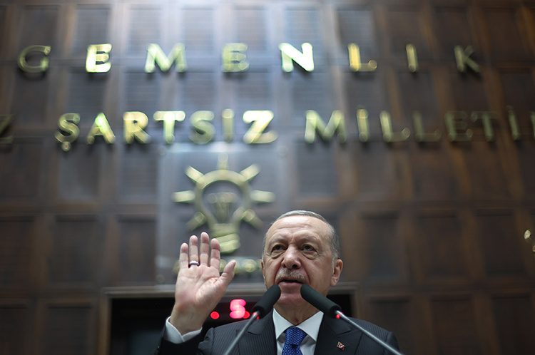 اردوغان: برادران کردم این دست را محکم بگیرید!