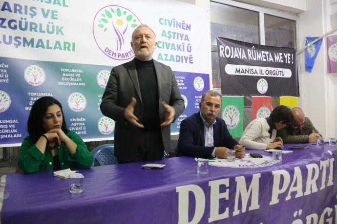 سزایی تملی: کلید حل مسئله کرد در دست اوجالان است