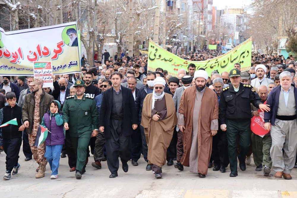 راهپیمایی 22 بهمن در  شهرهای مختلف اورامانات برگزار شد