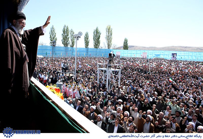 بازخوانی سفر ۸ روزه رهبر انقلاب به کردستان در ۲۲ اردیبهشت ۸۸