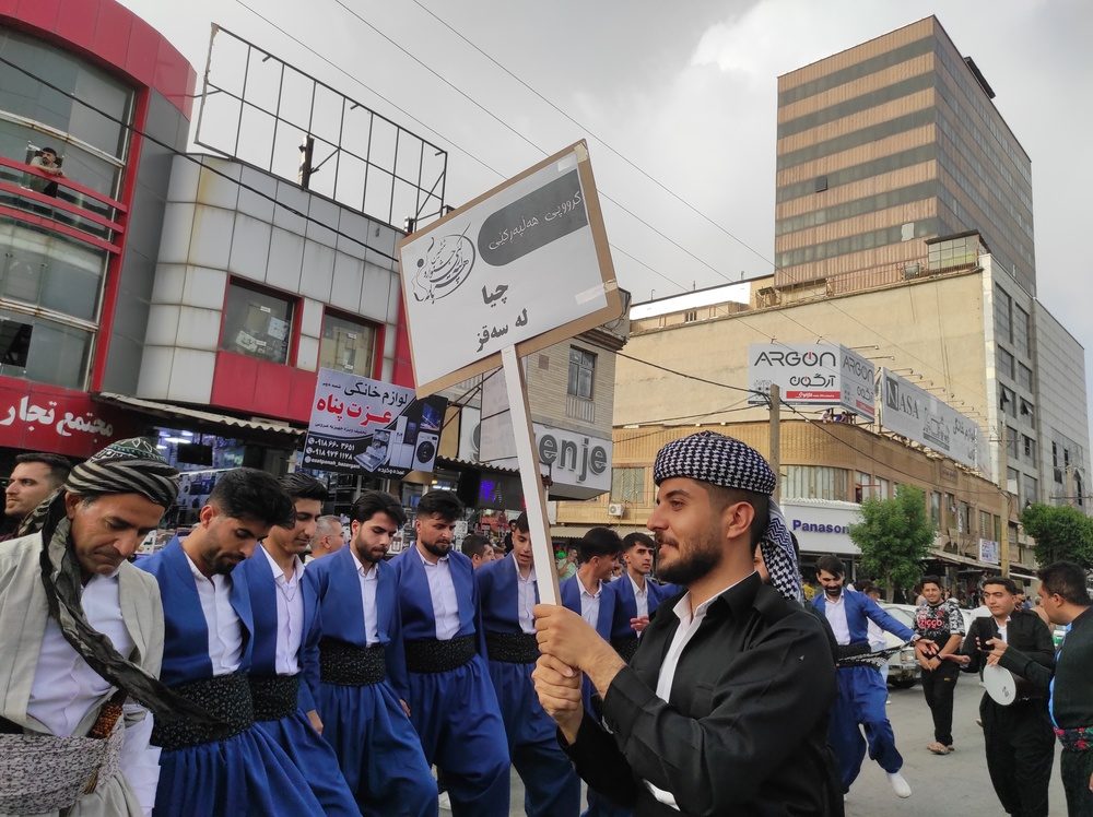 کارنوال خیابانی ششمین جشنواره هه لپه رکی بانه برگزار شد