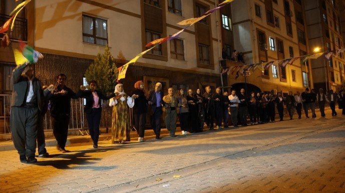 جشن «روز جهانی کوبانی» در ماردین و شرناخ؛ دفاع از کوبانی دفاع از آزادی است+ تصاویر و فیلم