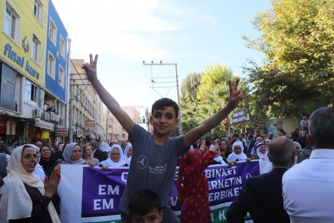 جشن «روز جهانی کوبانی» در ماردین و شرناخ؛ دفاع از کوبانی دفاع از آزادی است+ تصاویر و فیلم