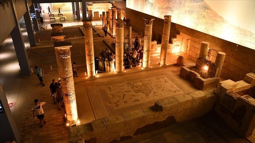 دختر کولی کردستان ترکیه رکورد زد؛ ۱۱۵ هزار بازدیدکننده در یک ماه + تصاویر