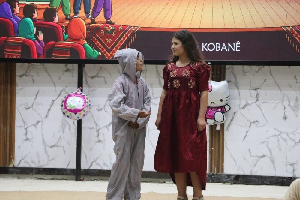 نخستین جشنواره تئاتر کودکان «هەوی» در کوبانی برگزار شد