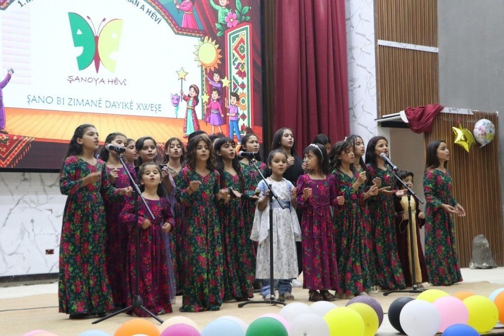 نخستین جشنواره تئاتر کودکان «هەوی» در کوبانی برگزار شد