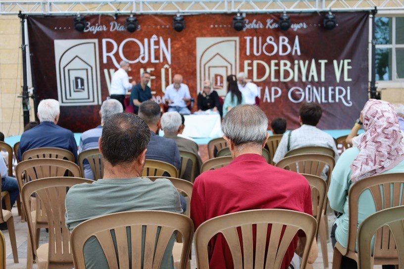 جشنواره ادبیات و کتاب توشبا در وان؛ بررسی تاریخ، فرهنگ و ادبیات کُردی در دومین روز برگزاری