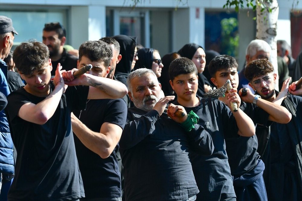 آئین بزرگداشت شهدای کربلا با حضور هزاران تن در قارص برگزار شد + تصاویر