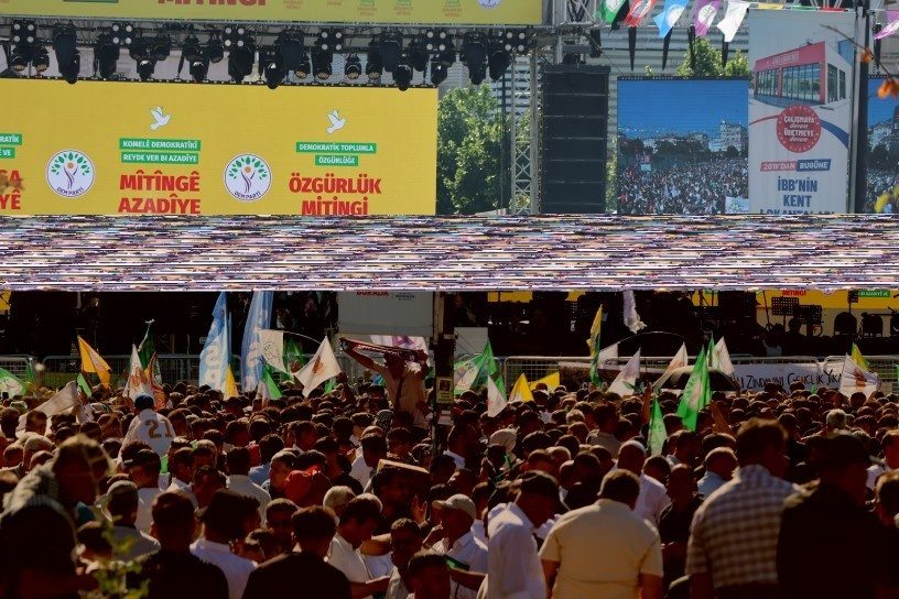 پیام عبدالله اوجالان در سوگ قدیر اینانیر در میتینگ استانبول خوانده شد