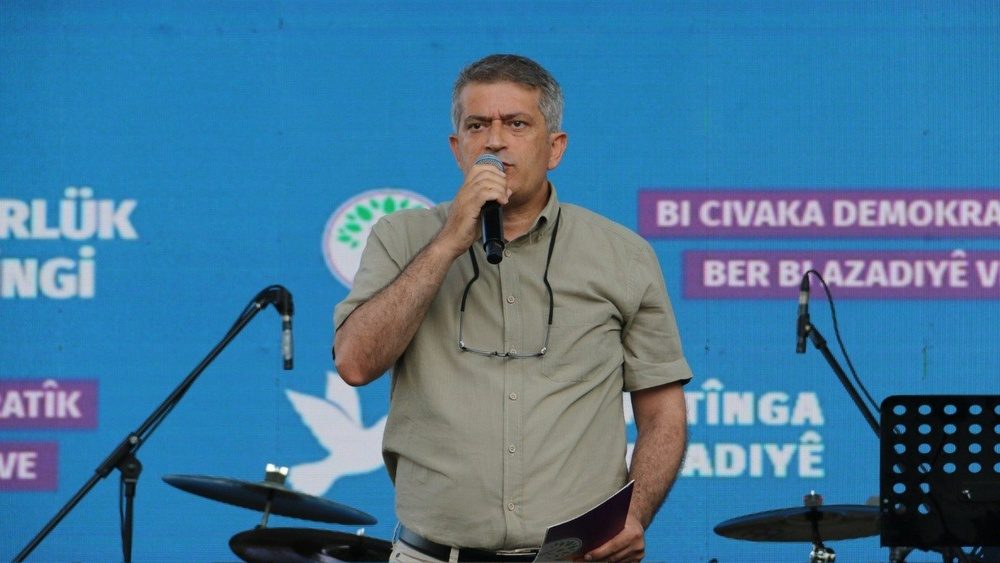 جنگیدن شجاعت می‌خواست و ما در جنگ شجاع بودیم، حالا هم در صلح شجاعیم + فیلم