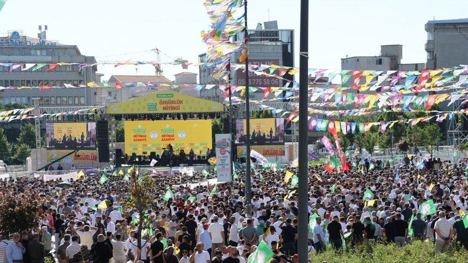 پیام عبدالله اوجالان در سوگ قدیر اینانیر در میتینگ استانبول خوانده شد