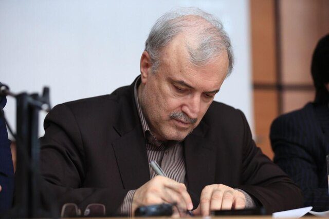 وزیر بهداشت: بیماران ایرانی در معرض خطرات مرگ ناشی از کمبود داروها
