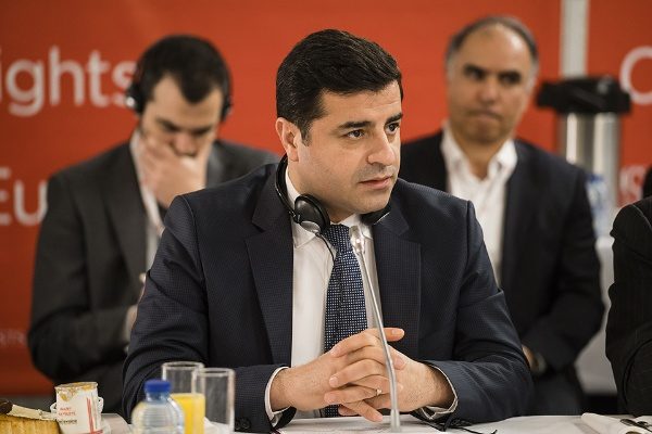 CHP delegation visits Selahattin Demirtas in jail