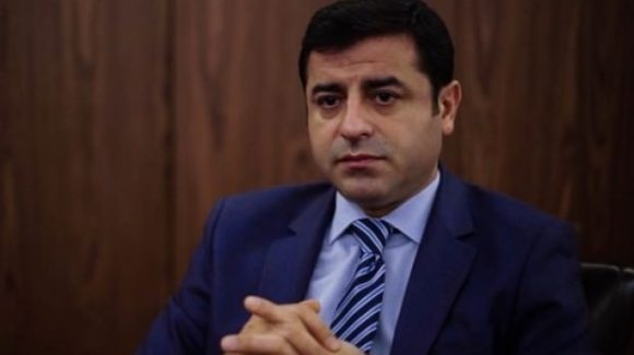 هاوپەیمانیی نێوان ئاکەپە و مەهەپە هەموو تورکیایان وەکوو بارمتە خستووەتە ژێر رکێفی خۆیانەوە