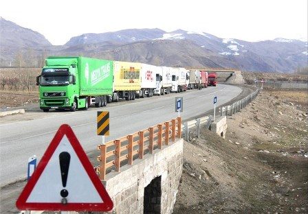 افزایش ٩ برابری واردات محصولات کشاورزی از مرزهای آذربایجان غربی