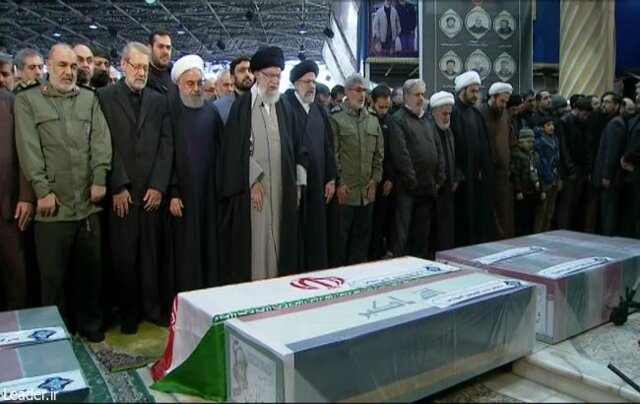 تشییع پیکر شهدا از دانشگاه تهران به میدان آزادی آغاز شد