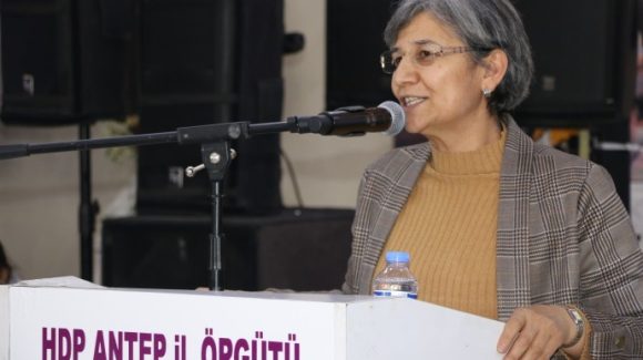 لەیلا گیوڤەن: پێویستە ئوجەلان وەک نێڵسن ماندێلا لە زیندان ئازاد بکرێت