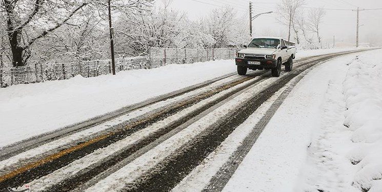 جادەی 367 گوندی پارێزگای کوردستان بە هۆی بارینی بەفرەوە داخراوە