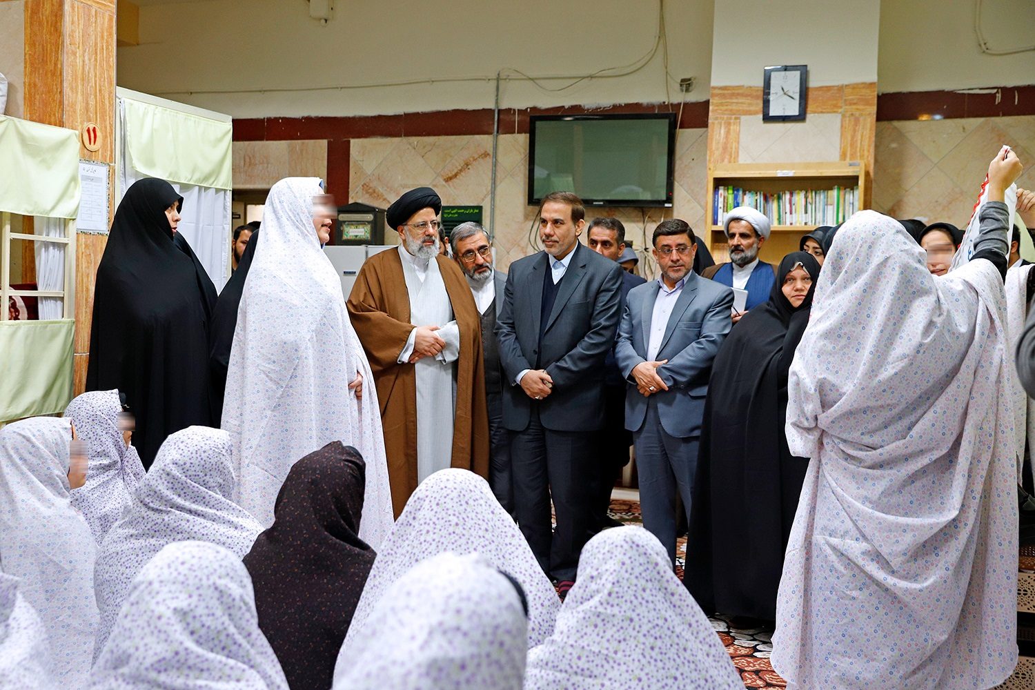 از سختگیری های بلاوجه در پذیرش وثایق خودداری شود