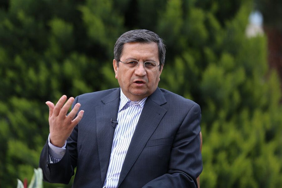 همتی: نرخ ارز به تدریج به تعادل ساختاری خود باز خواهد گشت