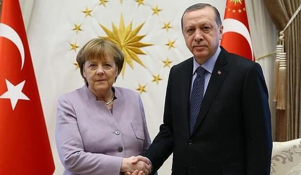 تماس تلفنی اردوغان – مرکل با موضوع ادلب و پناهجویان