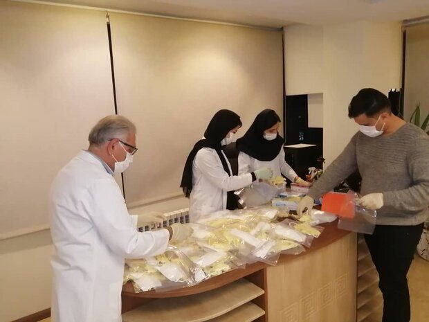 توزیع 24 هزار بسته دستکش بهداشتی در آذربایجان غربی