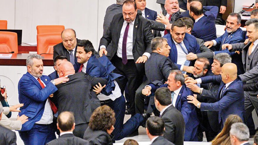 رئیس جمهور ترکیه از رئیس فراکسیون CHP شکایت کرد
