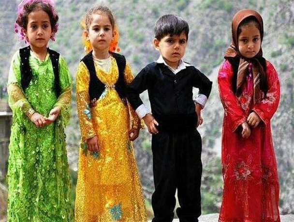 لباس کُردی؛ کتیبه ای  از دل فرهنگ حیرت انگیز مردمان کُرد