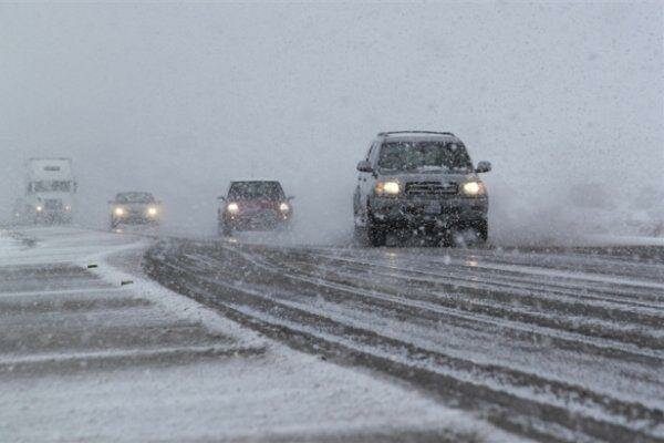جاده های استان های غربی برفی می شود 