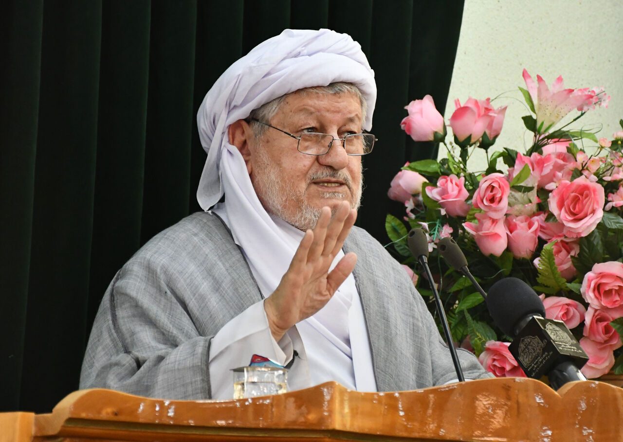 امام جمعه پاوه خواستار همکاری و دولت در مبارزه با کرونا شد