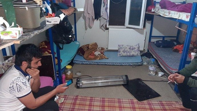 قرنطینه 186 کارگر زندان به خاطر احتمال ابتلا به کرونا