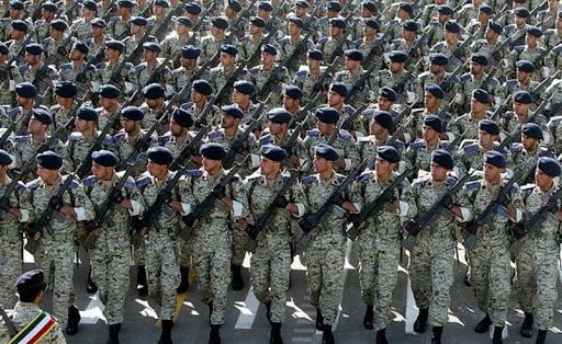 دلاورمردان ارتش با نقش آفرینی موثر خود زمینه اطمینان مردم را فراهم آورده اند