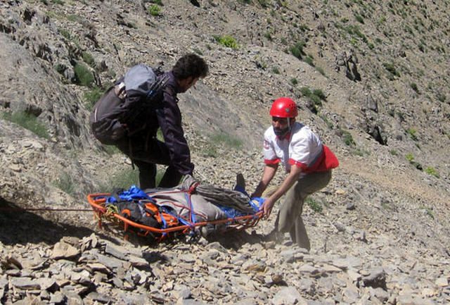 کوهنورد سنقری بر اثر سقوط جان خود را از دست داد