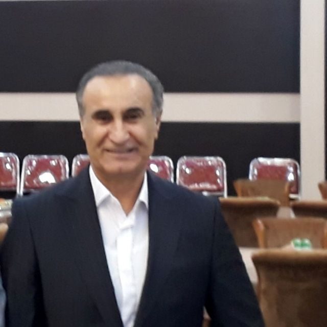 کمک 60 میلیونی معلم بازنشسته ایوانی به صندوق خیریه