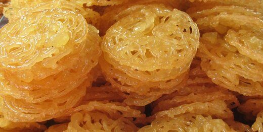 یک تن زولبیا و بامیه غیر بهداشتی در ارومیه توقیف شد