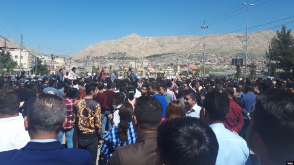 توندوتیژی هەمبەر خۆپیشاندەرانی دهۆک پێشێل کردنی مافە دەستوور و مرۆیەکانە