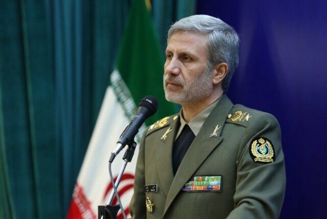 وزیر دفاع: هیچ ‌گونه مزاحمتی برای نفتکش‌های خود را تحمل نخواهیم کرد