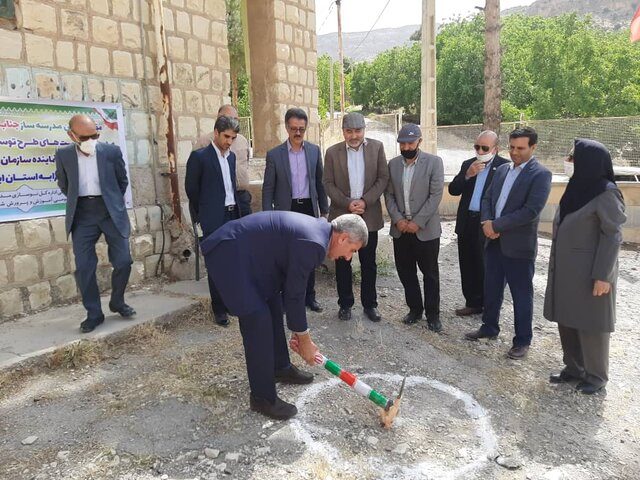 کلنگ زنی احداث ۶ مدرسه در شش شهرستان ایلام