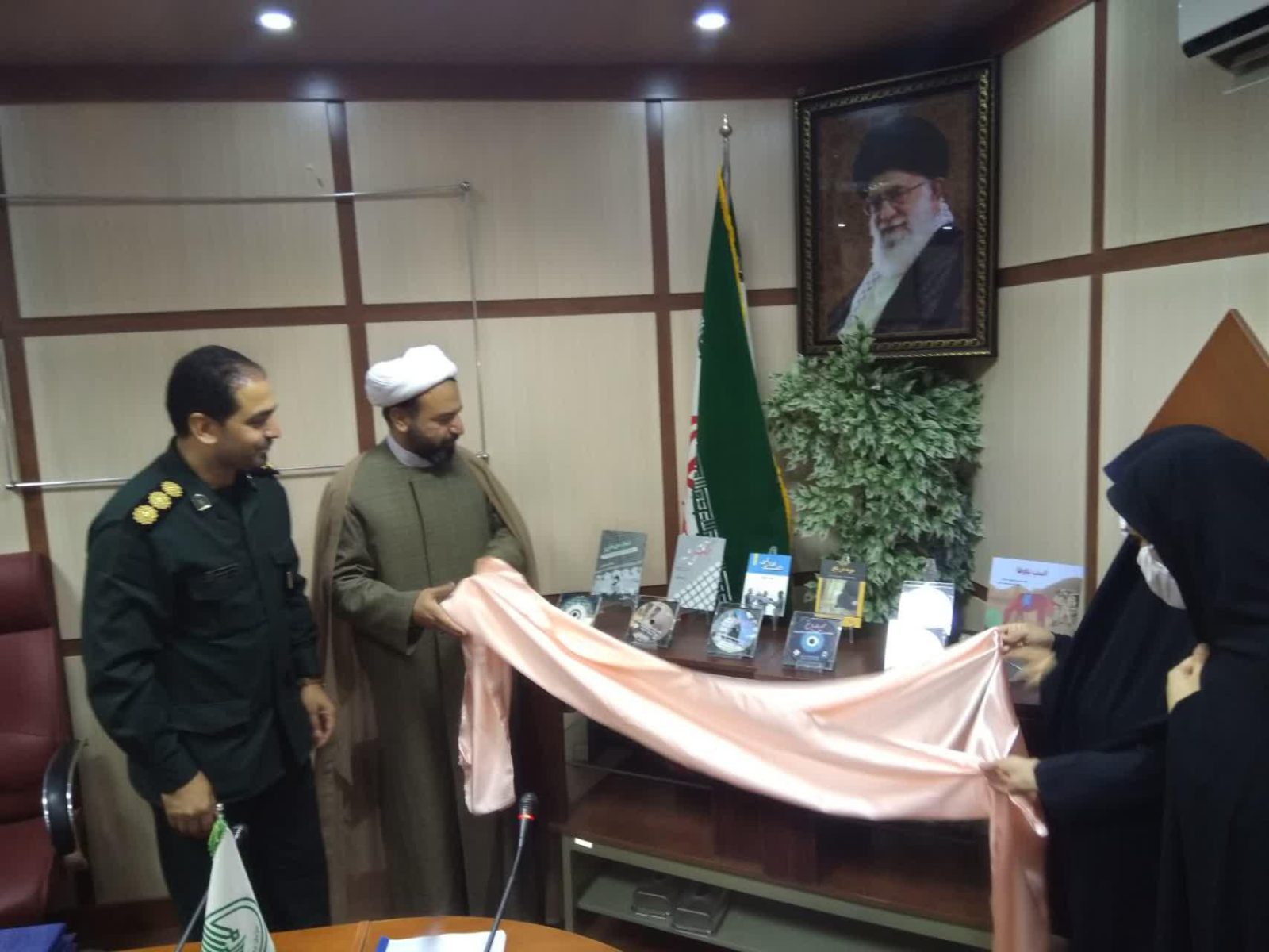 رونمایی از 5 عنوان کتاب با محوریت زنان ایلام در دفاع مقدس