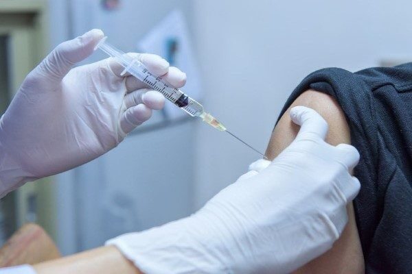 «تب دنگی» در نوبت دوم ابتلا خطرناک‌تر است/ چه کسانی باید واکسن بزنند؟