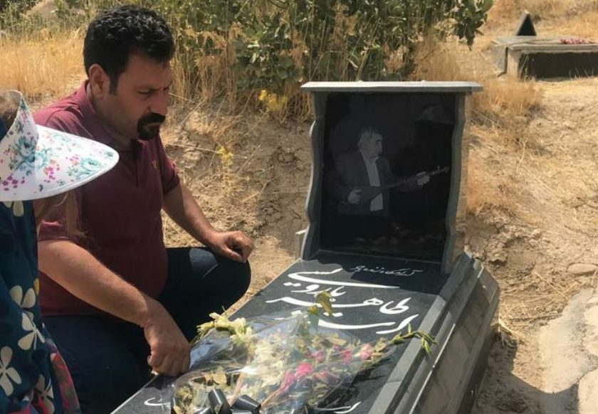 دالاهو از شعار ثبت جهانی شهر تنبور تا گمنامی مزار استاد طاهر / فاطمه آتش پیکر