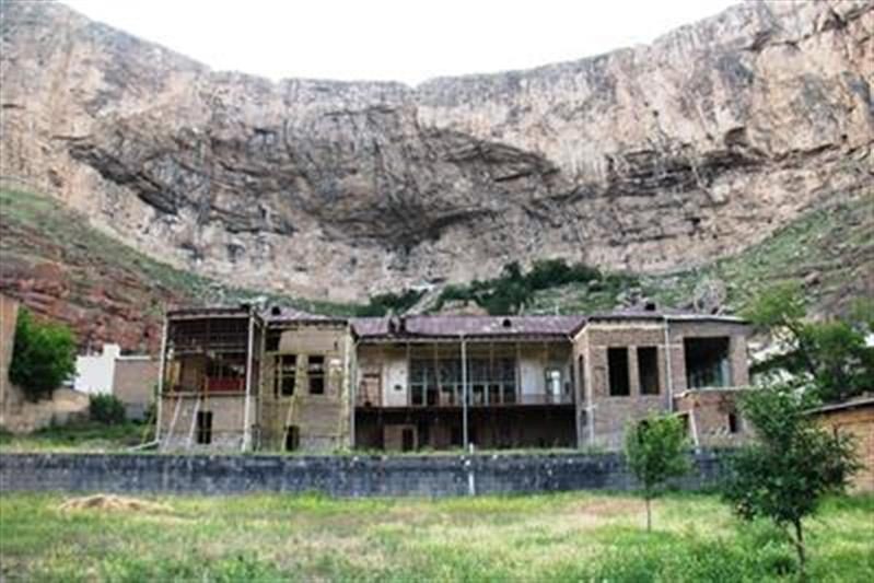 ساخت و ساز در حریم آثار تاریخی ماکو، مالک را روانه دادگاه کرد