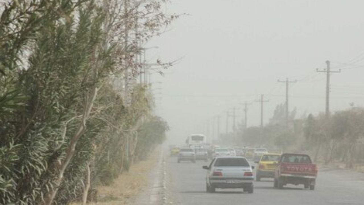 گرد و غبار در آسمان آذربایجان غربی/ وزش باد شدید در سطح استان