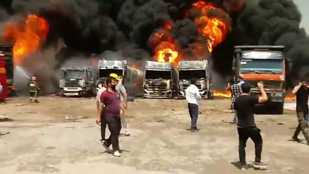 آتش سوزی گسترده در پارکینگ خودروهای حامل سوخت در کرمانشاه