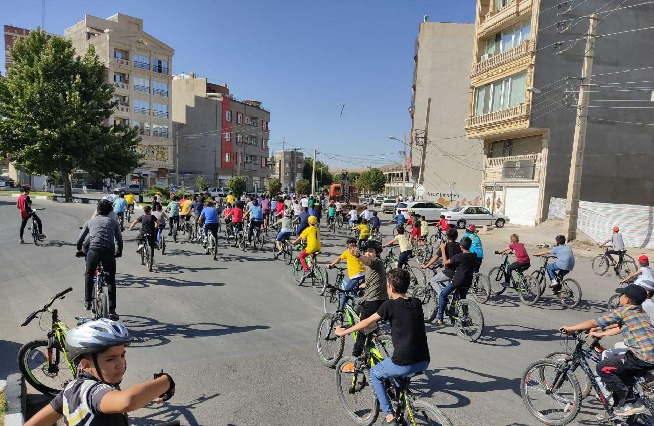 200 رکاب زن به مناسبت روز خبرنگار در مهاباد رکاب زدند